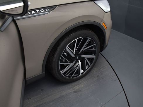 New 2025 Lincoln Aviator Reserve w/ Equipment Group 201A image 20