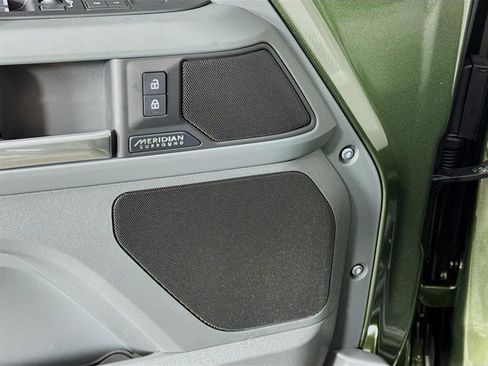 New 2026 Land Rover Defender 110 X-Dynamic SE image 21