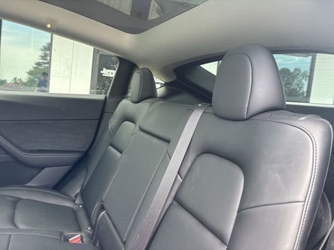 Used 2021 Tesla Model Y Long Range image 4