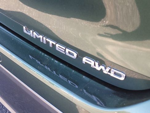 Used 2024 Toyota Highlander Limited image 6