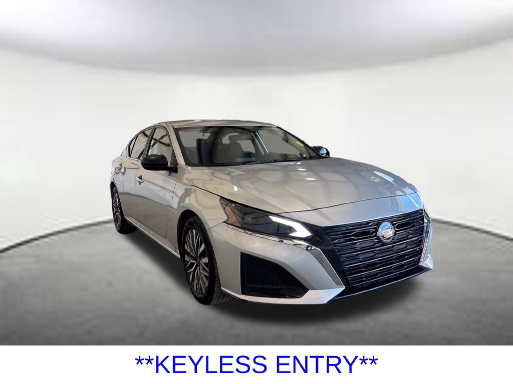 Used 2025 Nissan Altima 2.5 SV FWD image 7