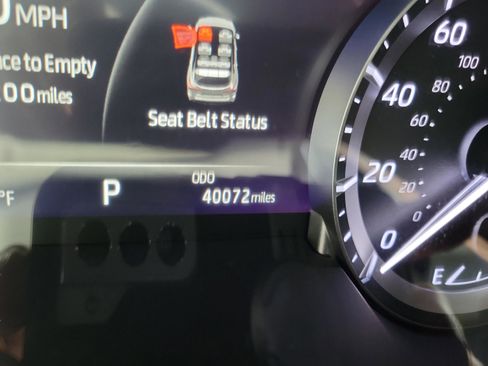 Certified 2023 Toyota Highlander XLE image 16