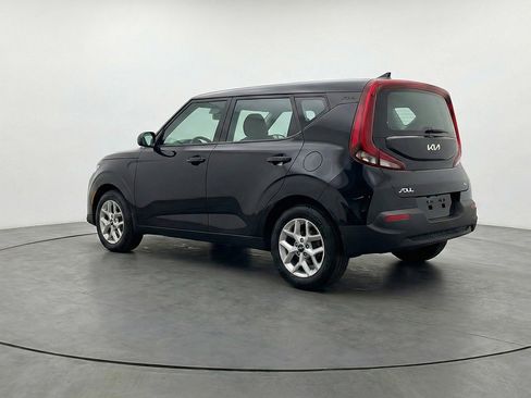 Used 2025 Kia Soul LX w/ LX Technology Package image 6
