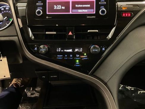 Used 2022 Toyota Camry LE FWD image 20