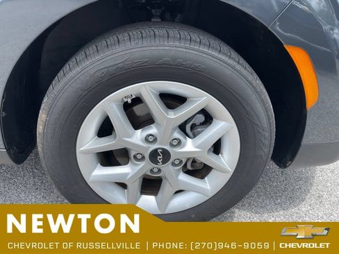 Used 2025 Kia Soul LX w/ LX Technology Package FWD image 43