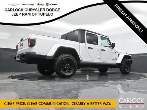 Used 2022 Jeep Gladiator Sport image 55