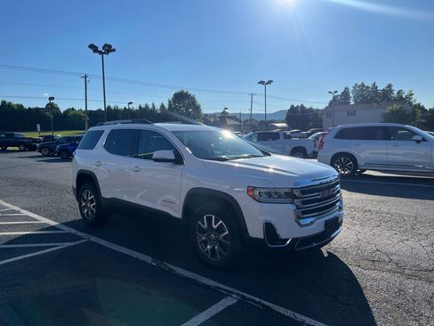 Used 2023 GMC Acadia SLT AWD/4WD image 8