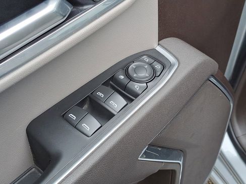 Used 2025 GMC Sierra 1500 SLT image 23