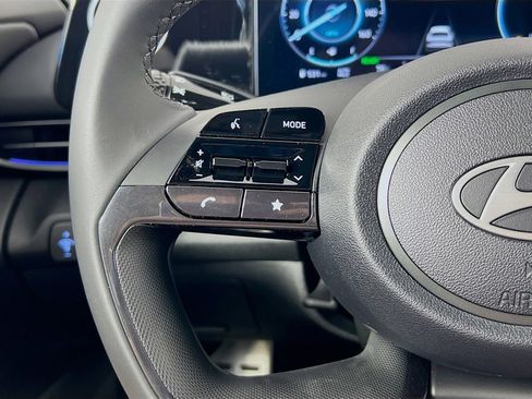 New 2025 Hyundai Elantra SEL FWD image 15