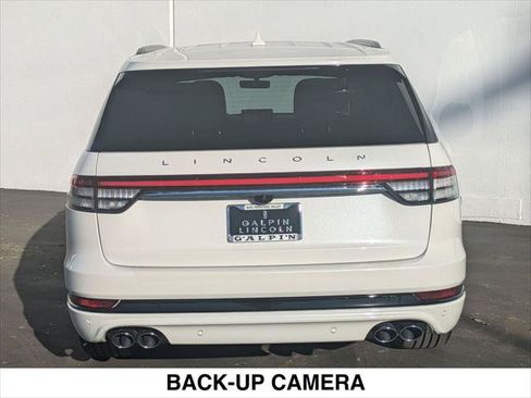 Used 2023 Lincoln Aviator Reserve w/ Equipment Group 201A AWD/4WD image 4