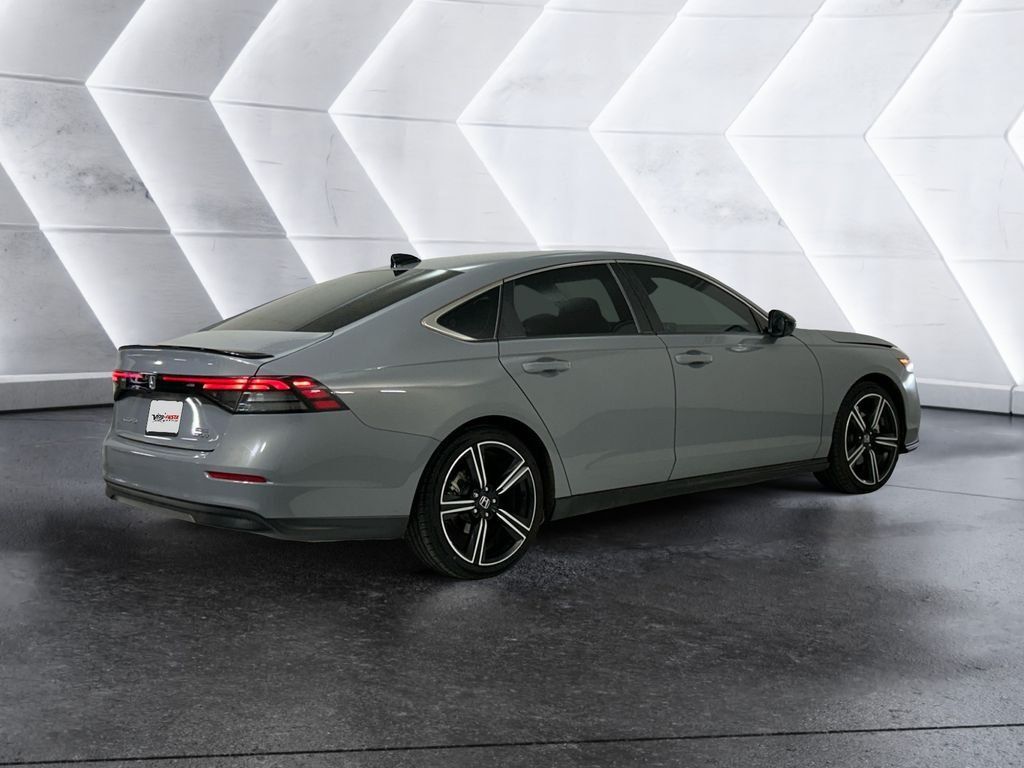 Used 2024 Honda Accord Sport image 4