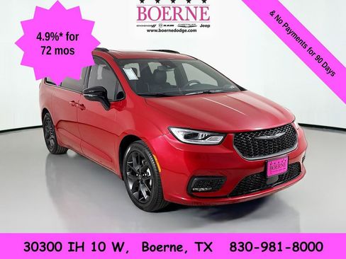 New 2026 Chrysler Pacifica Limited image 1