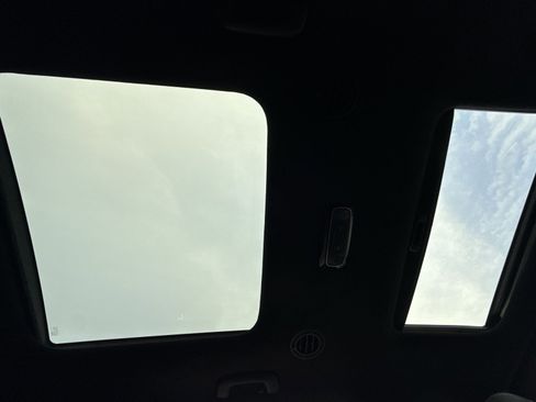 Used 2024 Hyundai Palisade Calligraphy image 24