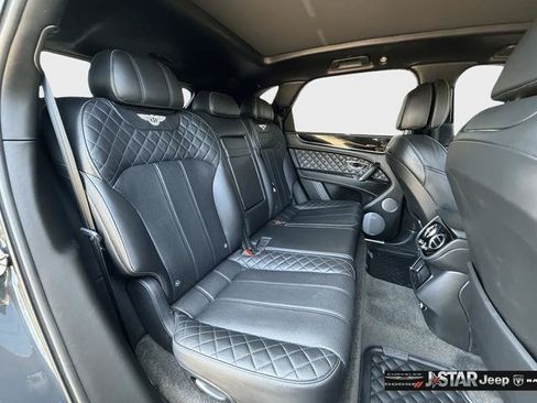 Used 2020 Bentley Bentayga AWD/4WD image 29