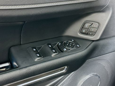 Used 2024 Ford Expedition Max XLT image 15