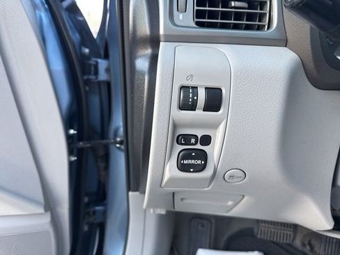 Used 2010 Subaru Forester 2.5X Limited image 31