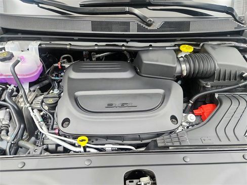 New 2026 Chrysler Pacifica Limited w/ S Appearance Package image 17