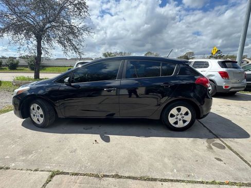 Used 2017 Kia Forte LX FWD image 9