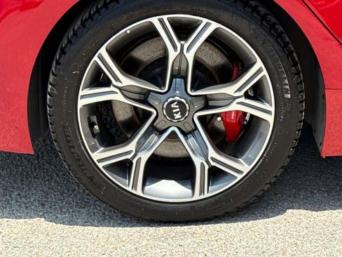Used 2018 Kia Stinger GT2 AWD/4WD image 9