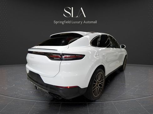 Used 2023 Porsche Cayenne Platinum Edition w/ Towing Package w/o Tow Ball image 4