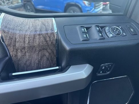 Used 2017 Ford F350 Lariat image 13