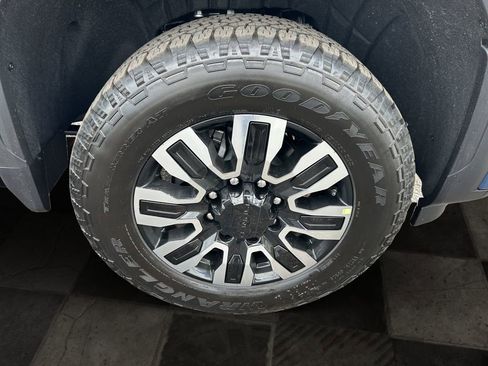 New 2026 GMC Sierra 2500 Denali Ultimate AWD/4WD image 10