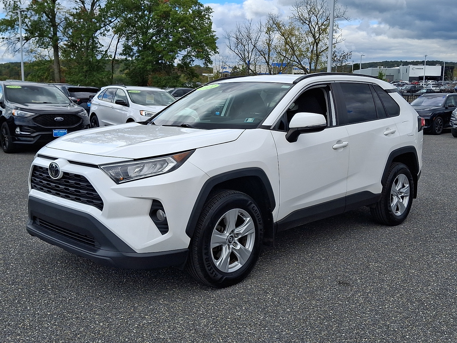 Used 2021 Toyota RAV4 XLE AWD/4WD image 4