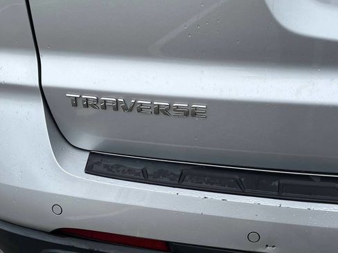 Used 2017 Chevrolet Traverse LT image 11