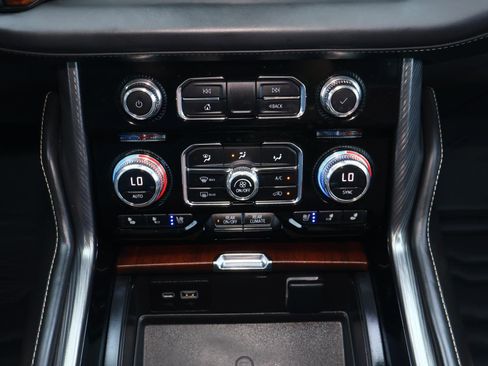 Used 2023 GMC Yukon XL Denali Ultimate image 30