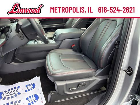 Used 2024 Ford Expedition Limited AWD/4WD image 23