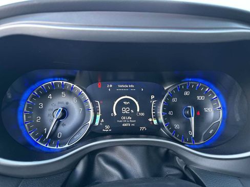 Used 2025 Chrysler Pacifica Select FWD image 39