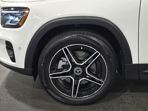 New 2026 Mercedes-Benz GLB 250 4MATIC image 10