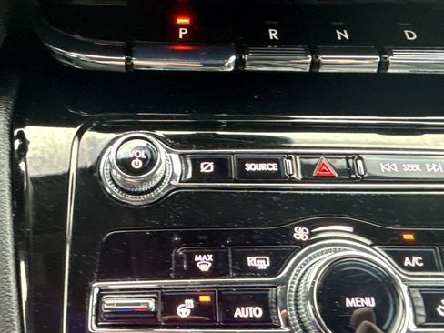 Certified 2022 Lincoln Corsair Standard w/ Equipment Group 101A image 32