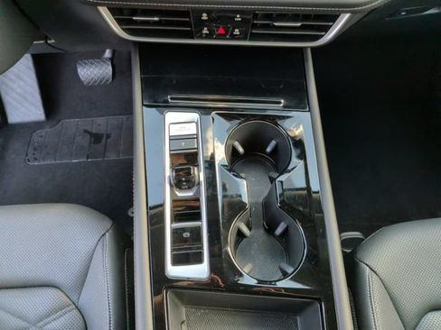 Used 2026 Volkswagen Atlas SE FWD image 19