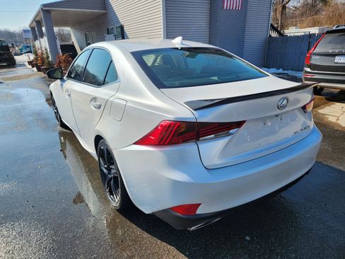 Used 2018 Lexus IS 300 AWD w/ Comfort Package image 9