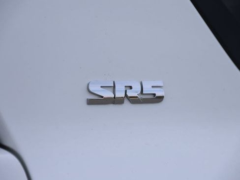 Used 2018 Toyota 4Runner SR5 Premium image 7