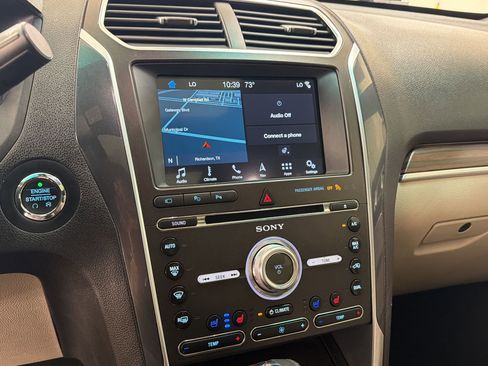 Used 2018 Ford Explorer Limited w/ Equipment Group 301A FWD image 24