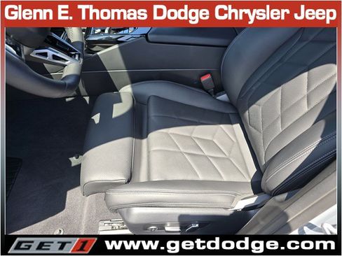 Used 2025 BMW 530i w/ M Sport Package RWD image 24