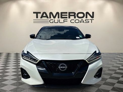 Used 2023 Nissan Maxima SR w/ Sport Mat Group FWD image 2