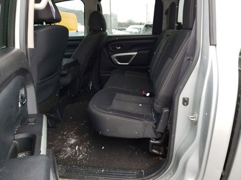 Used 2017 Nissan Titan SV image 25