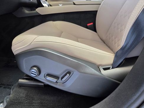 New 2026 Volvo XC90 B6 Plus w/ Protection Package Premier AWD/4WD image 13