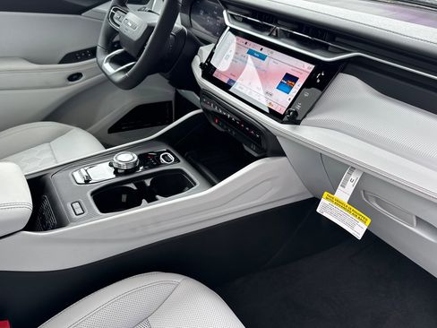 New 2026 Jeep Cherokee Overland AWD/4WD image 14