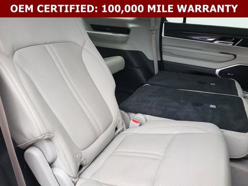 Certified 2022 Jeep Wagoneer Series II AWD/4WD image 16