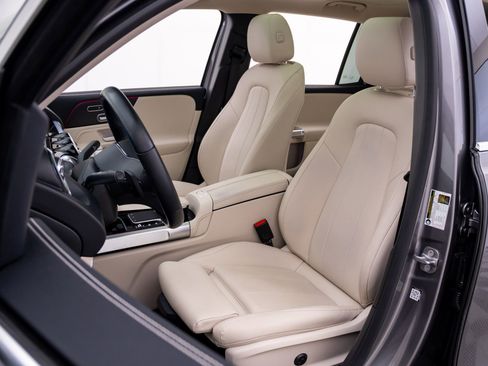 Certified 2023 Mercedes-Benz EQB 300 4MATIC w/ Exclusive Package image 20