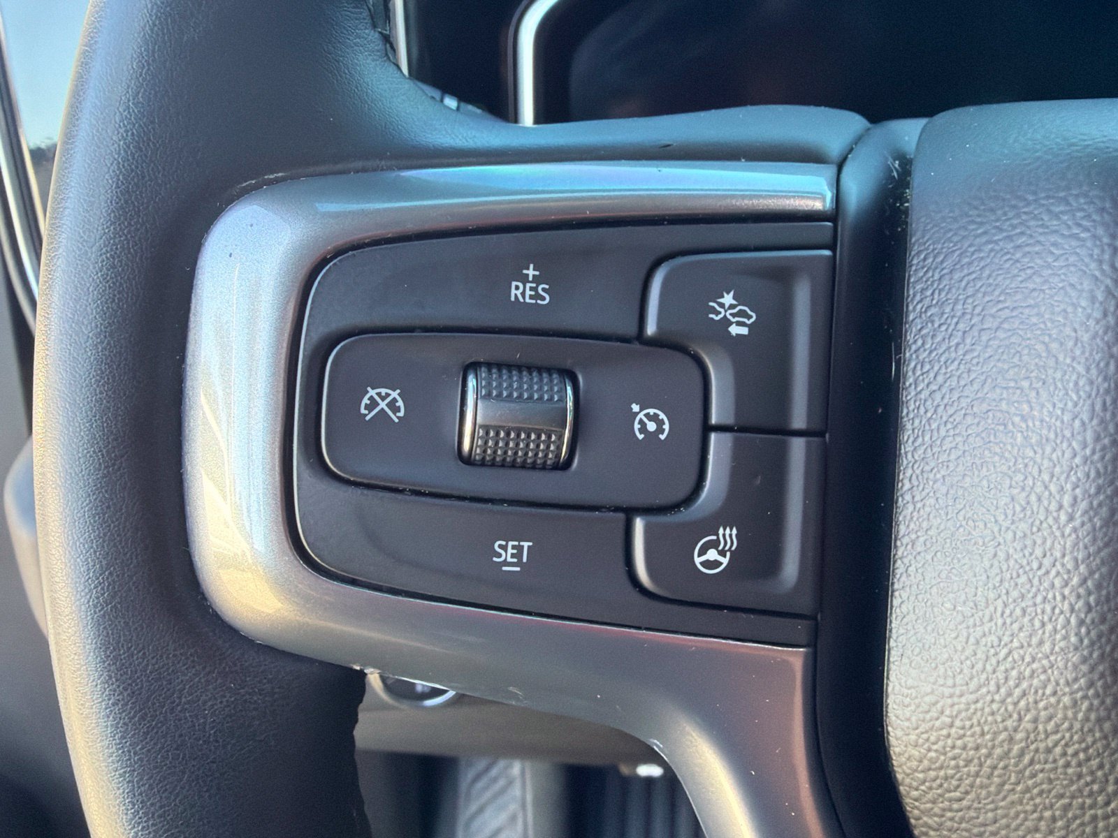 Used 2024 Chevrolet Silverado 2500 LTZ w/ LTZ Convenience Package AWD/4WD image 32