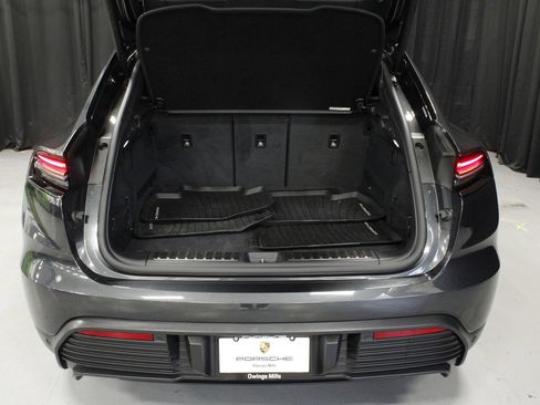Certified 2025 Porsche Macan 4 Electric AWD/4WD image 20