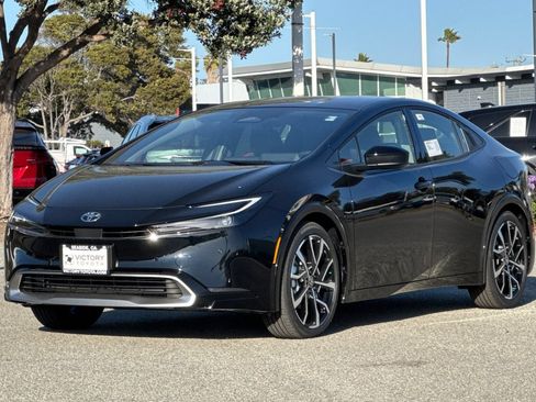 New 2026 Toyota Prius Plug-In Hybrid FWD image 8