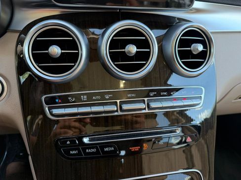 Used 2016 Mercedes-Benz GLC 300 4MATIC image 36