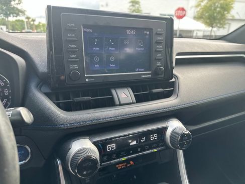 Used 2022 Toyota RAV4 SE AWD/4WD image 18