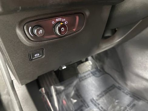 Used 2020 GMC Terrain SLE w/ Driver Convenience Package image 24